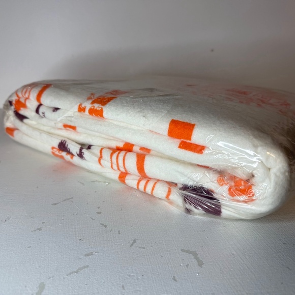 New Vintage University Of Tennessee UT Volunteers Blanket 72x90 Full Twin - Picture 5 of 7